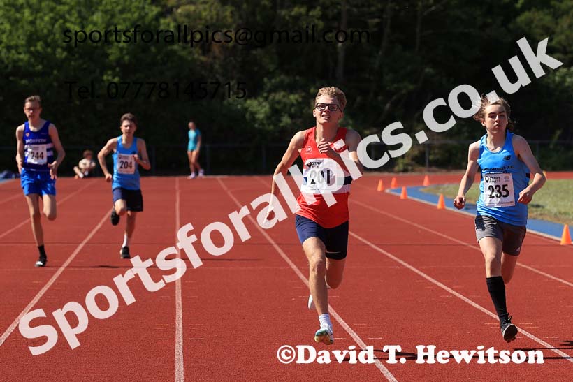 Boys under-15s 300 metres, 2025 North Eastern Track and Field Champs., Shildon, County Durham. Photo: David T. Hewitson/Sports for All Pics